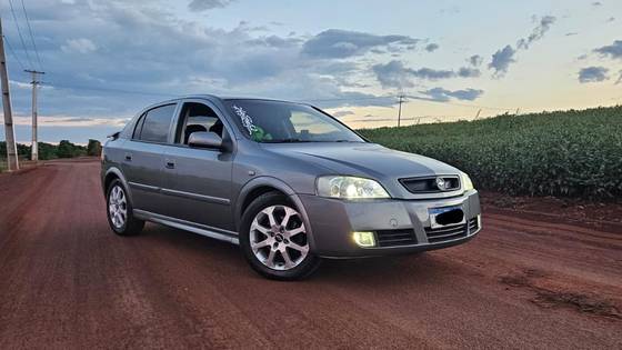 CHEVROLET ASTRA 2.0 MPFI ADVANTAGE 8V FLEX 4P MANUAL CHEVROLET ASTRA 2.0 MPFI ADVANTAGE 8V FLEX 4P MANUAL